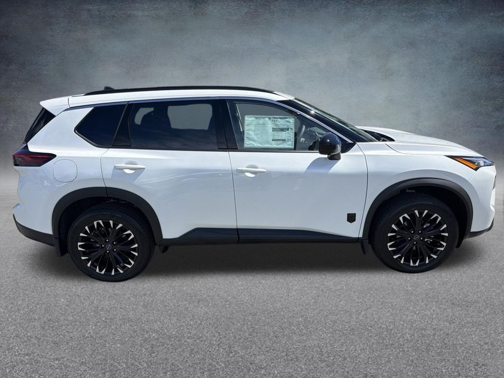 2026 Nissan Rogue Dark Armor - Photo 10