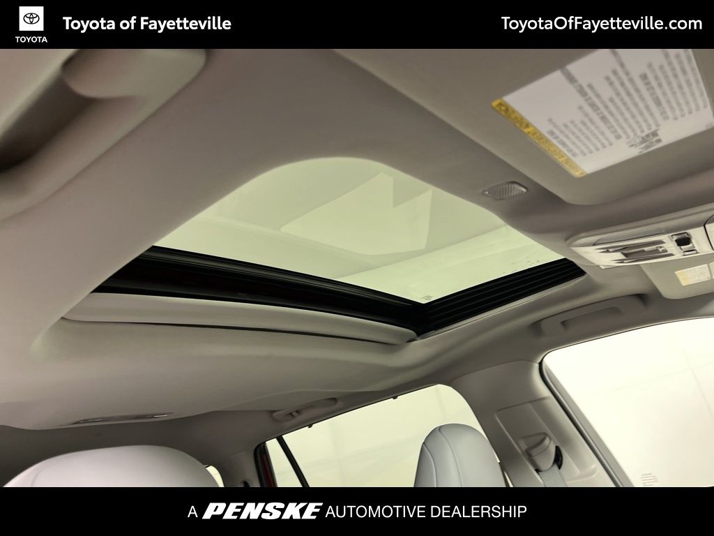 Thumbnail: 2026 Toyota Highlander - 12