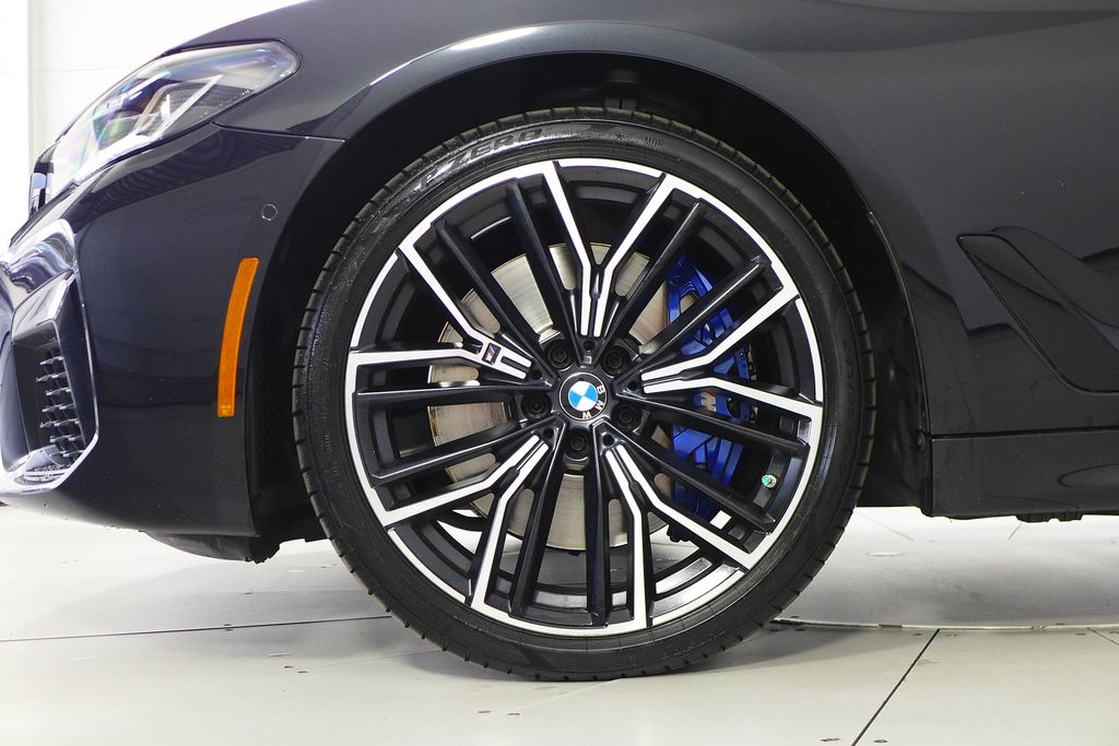 Thumbnail: 2022 BMW 5 Series - 5