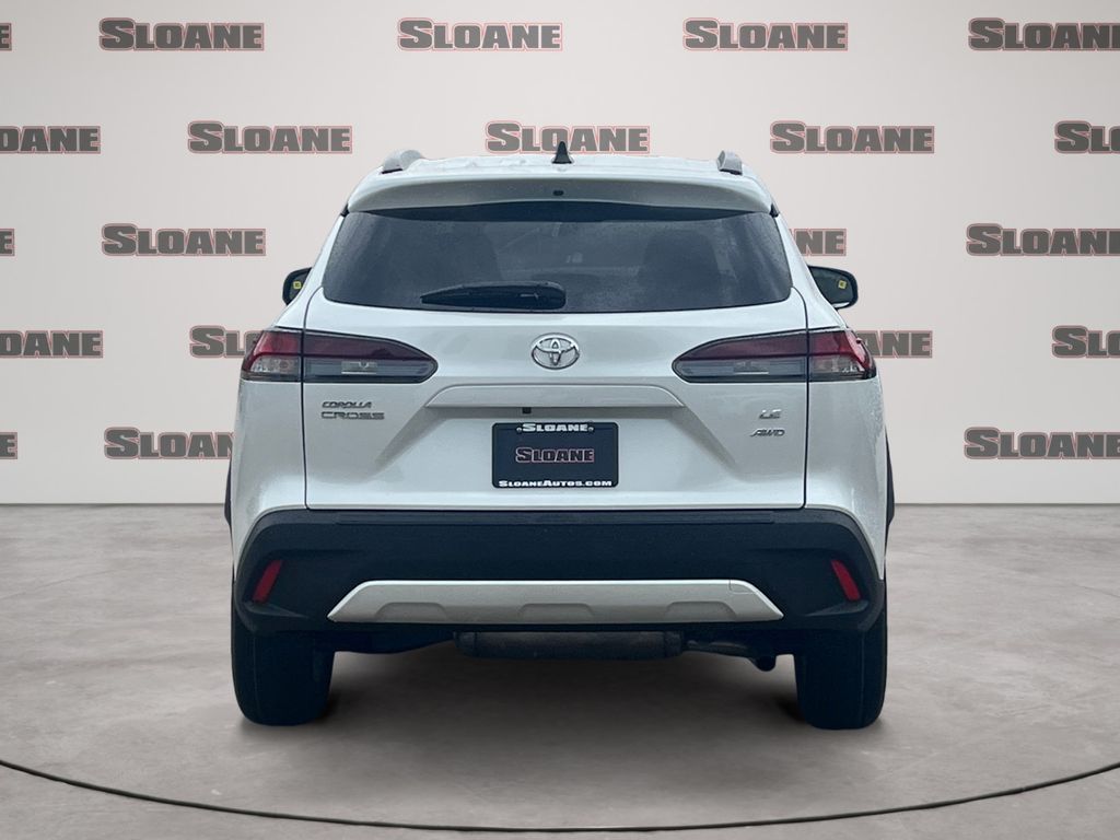 View vehicle photo 4