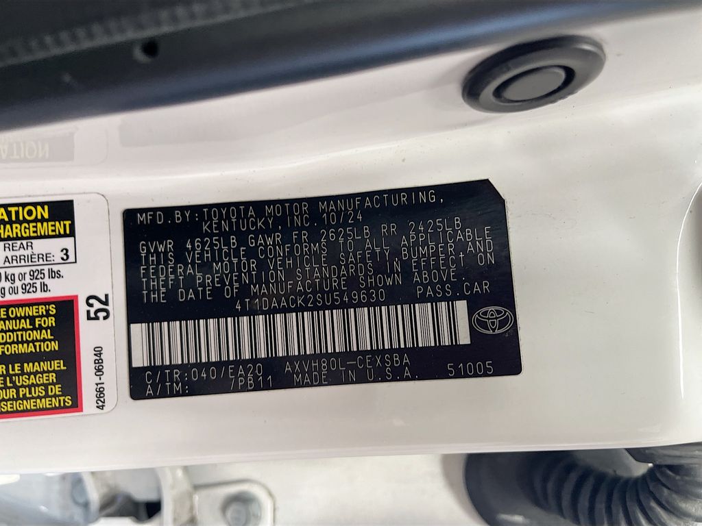 Used 2025 Ice Toyota SE image 32