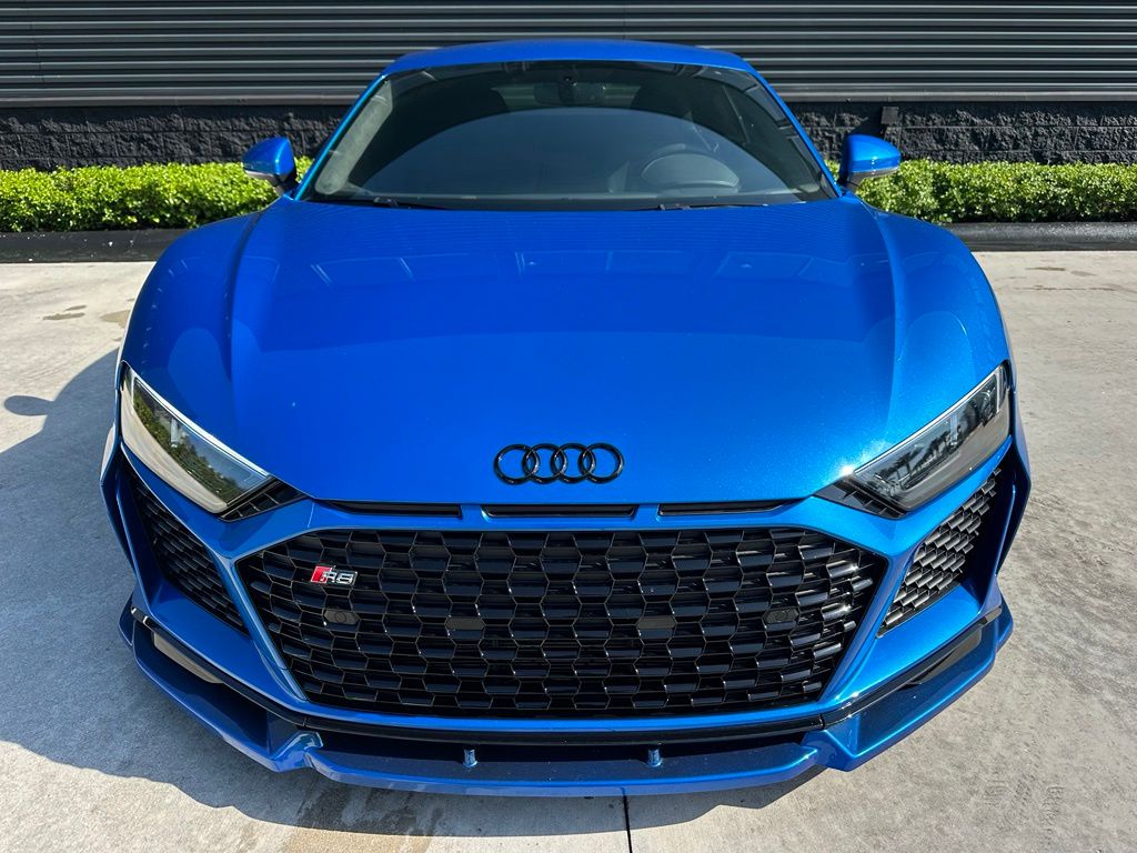Thumbnail: 2023 Audi R8 - 8