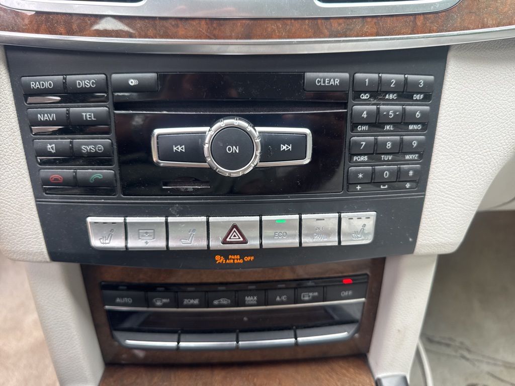 2014 Mercedes-Benz E-Class E350 Luxury photo