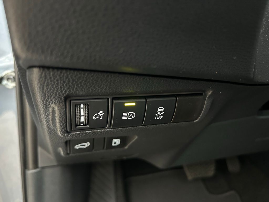 Thumbnail: 2024 Toyota Corolla Cross - 18