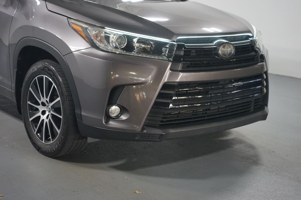 Thumbnail: 2018 Toyota Highlander - 4
