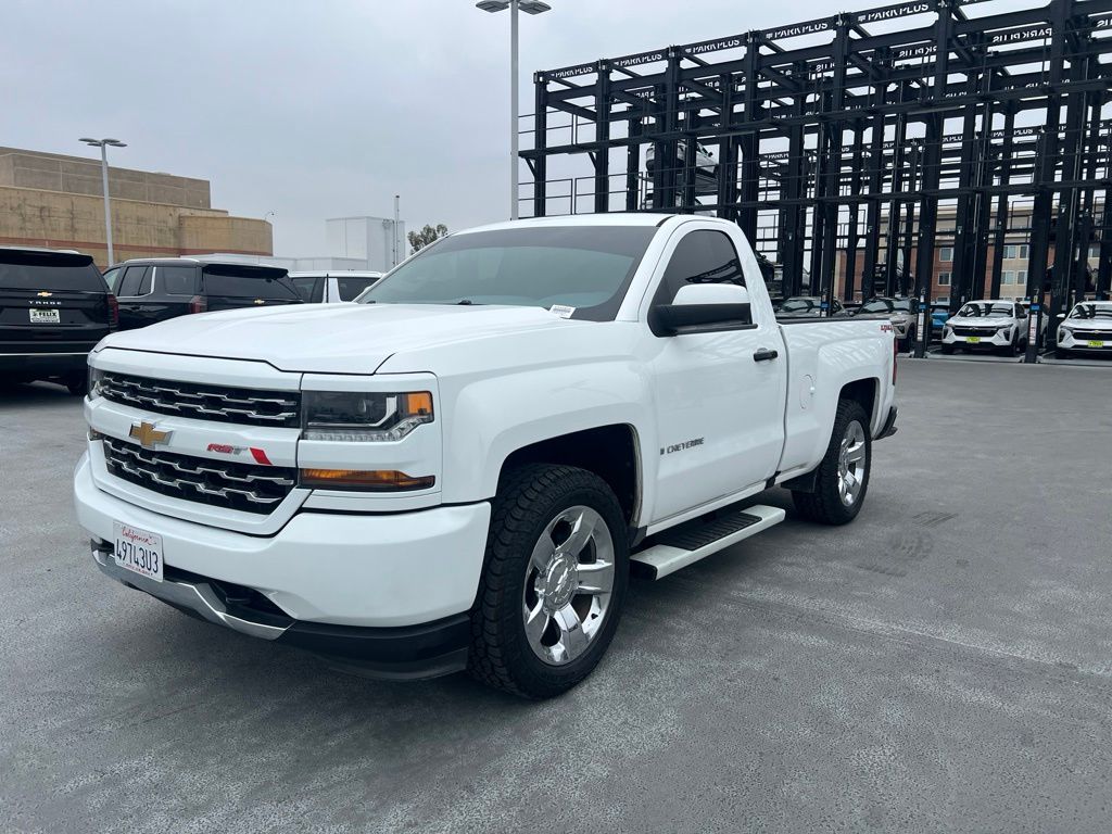 Summit White 2018 Chevrolet Silverado 1500 Pickup Truck Four-Wheel Drive 6-Speed Automatic Overdrive