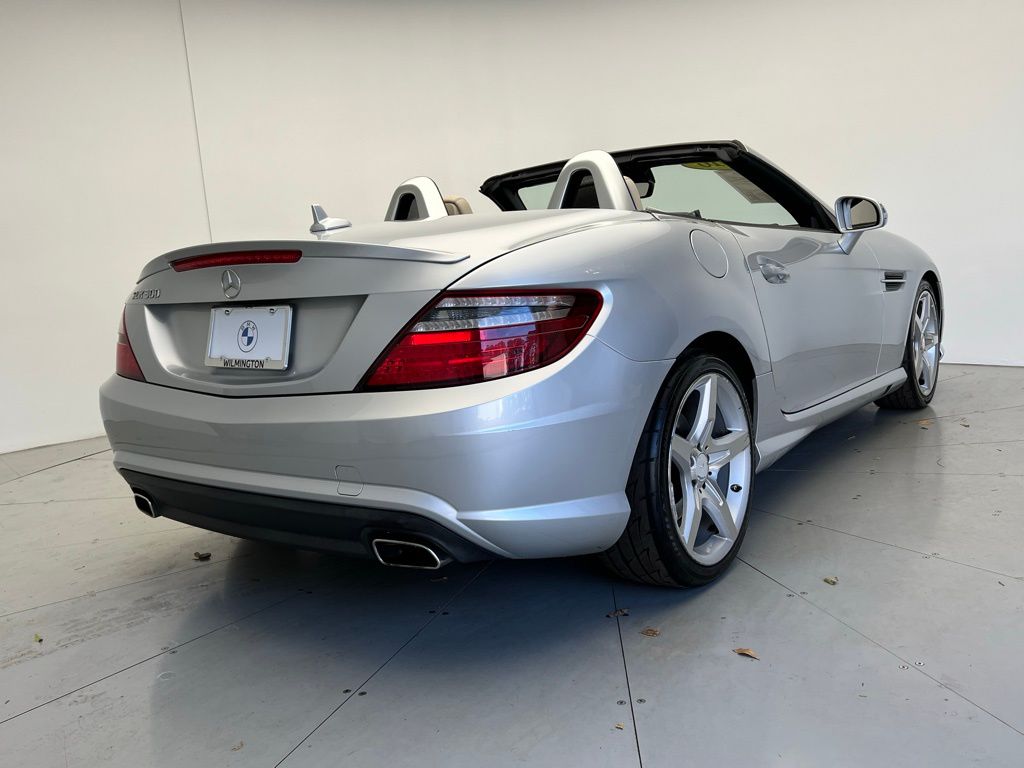 Thumbnail: 2016 Mercedes-Benz SLK - 5