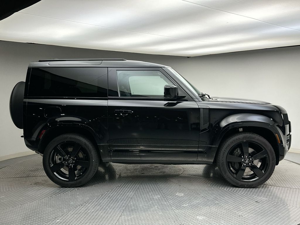 2025 Land Rover Defender 90 4