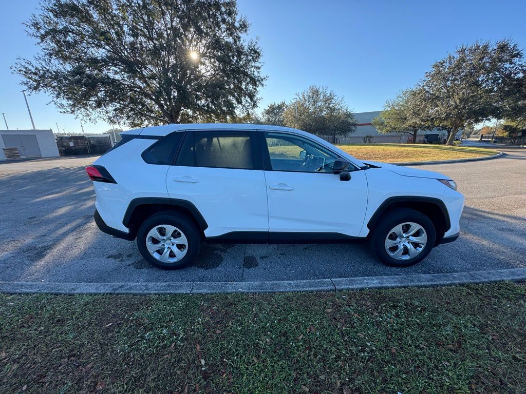 2023 Toyota RAV4 LE 6