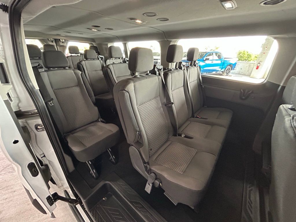 Used 2024 Oxford White Ford XLT image 38