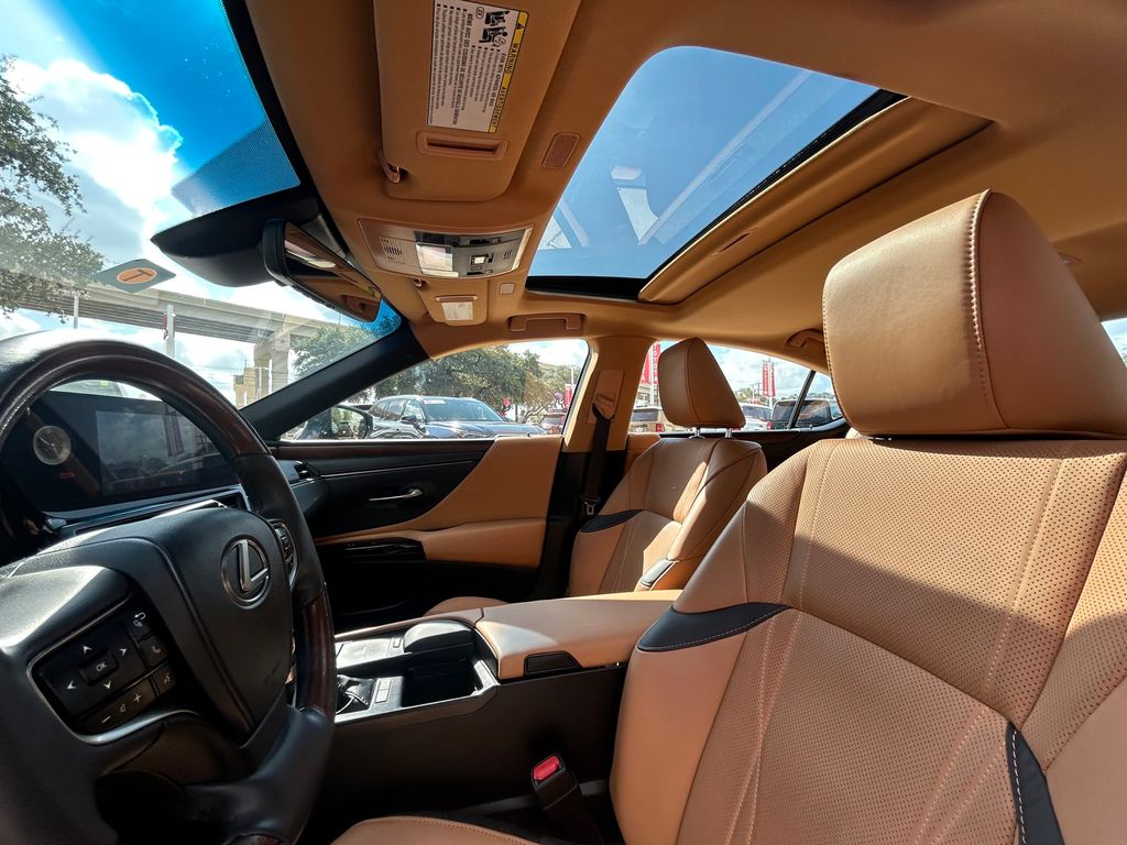 Used 2022 Lexus ES Sedan