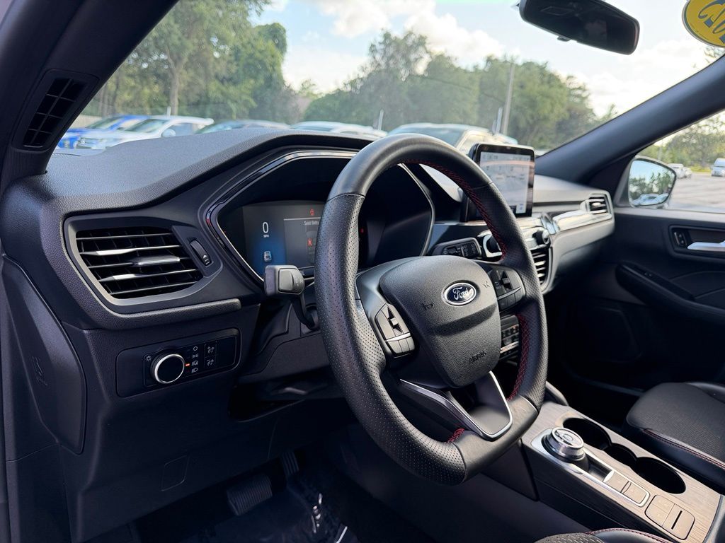 Used 2025 Ford Escape SUV