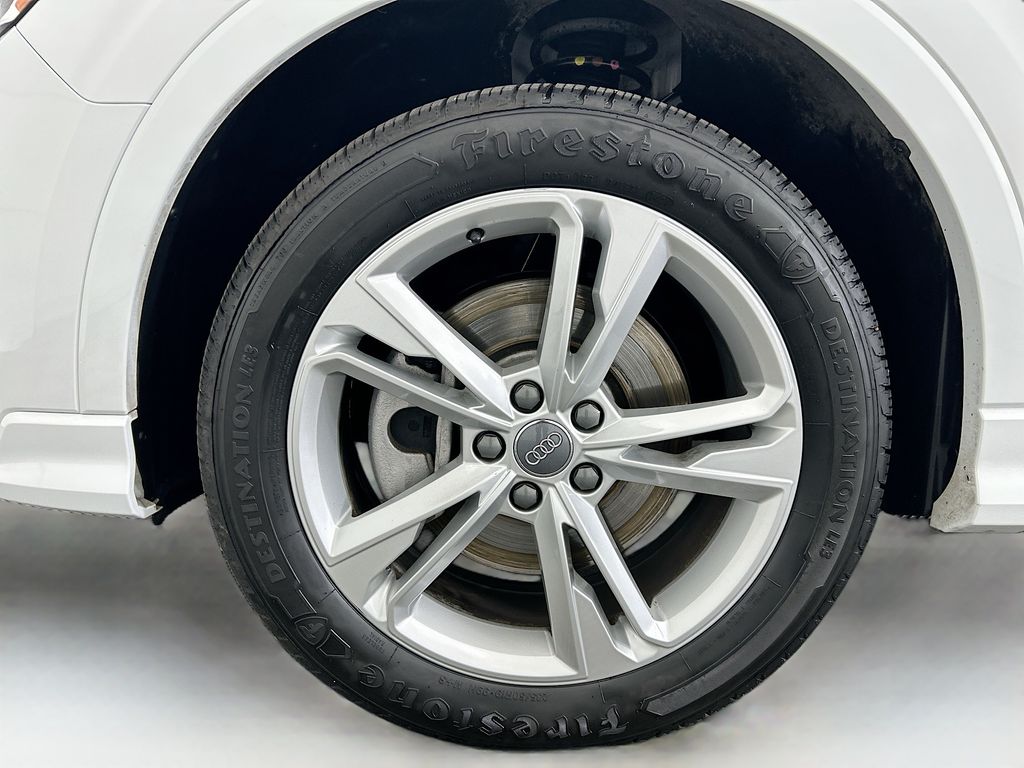 Thumbnail: 2020 Audi Q3 - 30