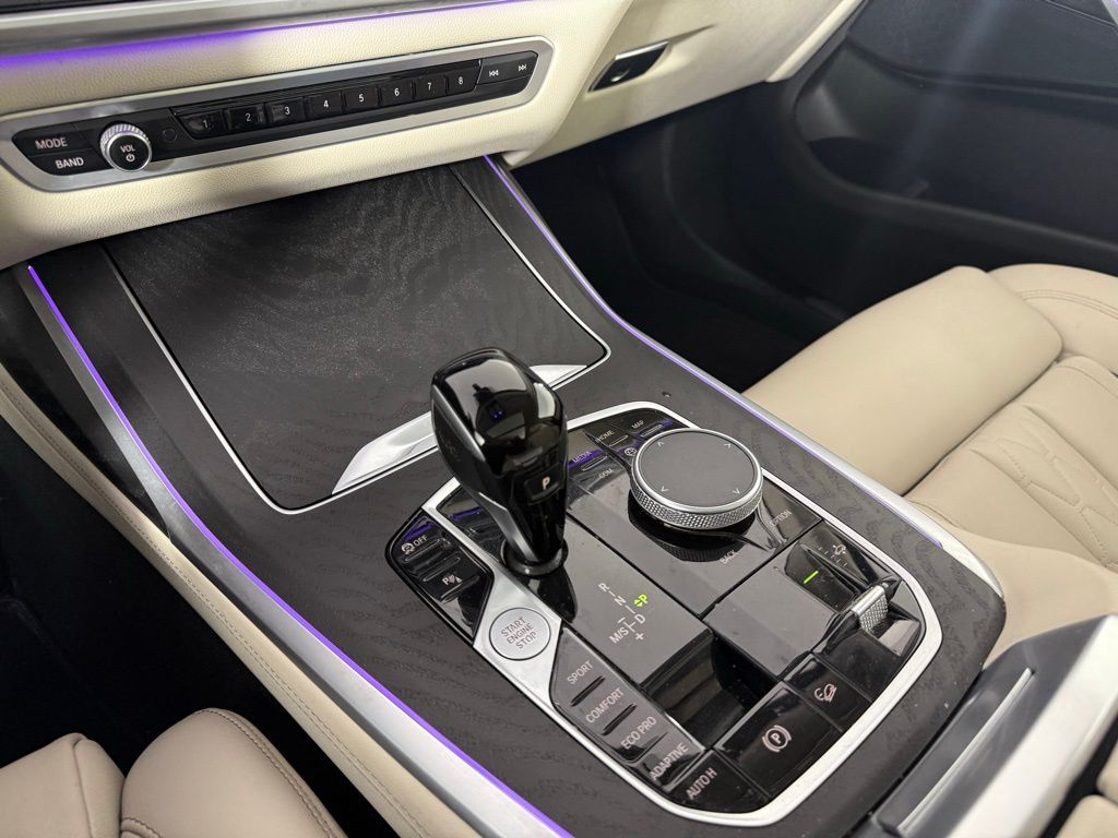 Thumbnail: 2022 BMW X7 - 17