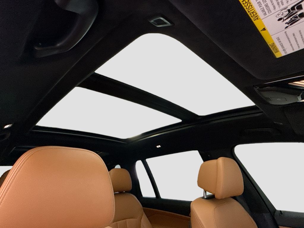 Thumbnail: 2021 BMW X7 - 17