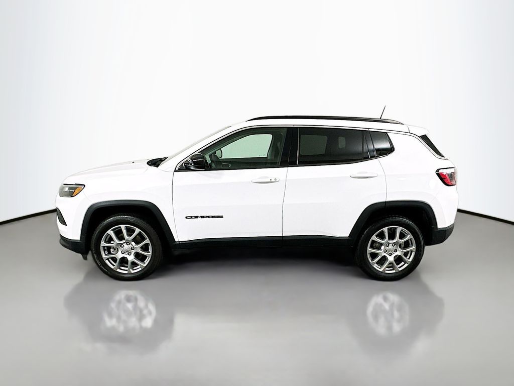 Thumbnail: 2022 Jeep Compass - 8