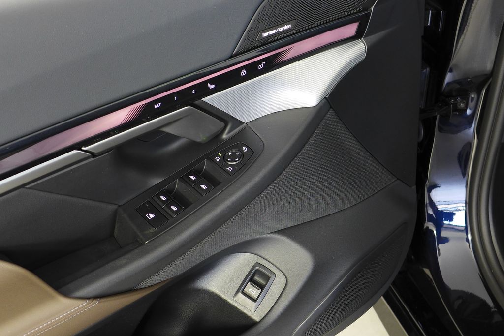 Thumbnail: 2024 BMW i5 - 12