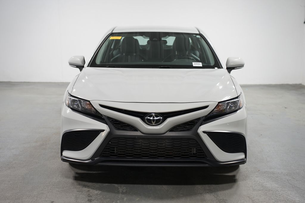 2023 Toyota Camry SE 2