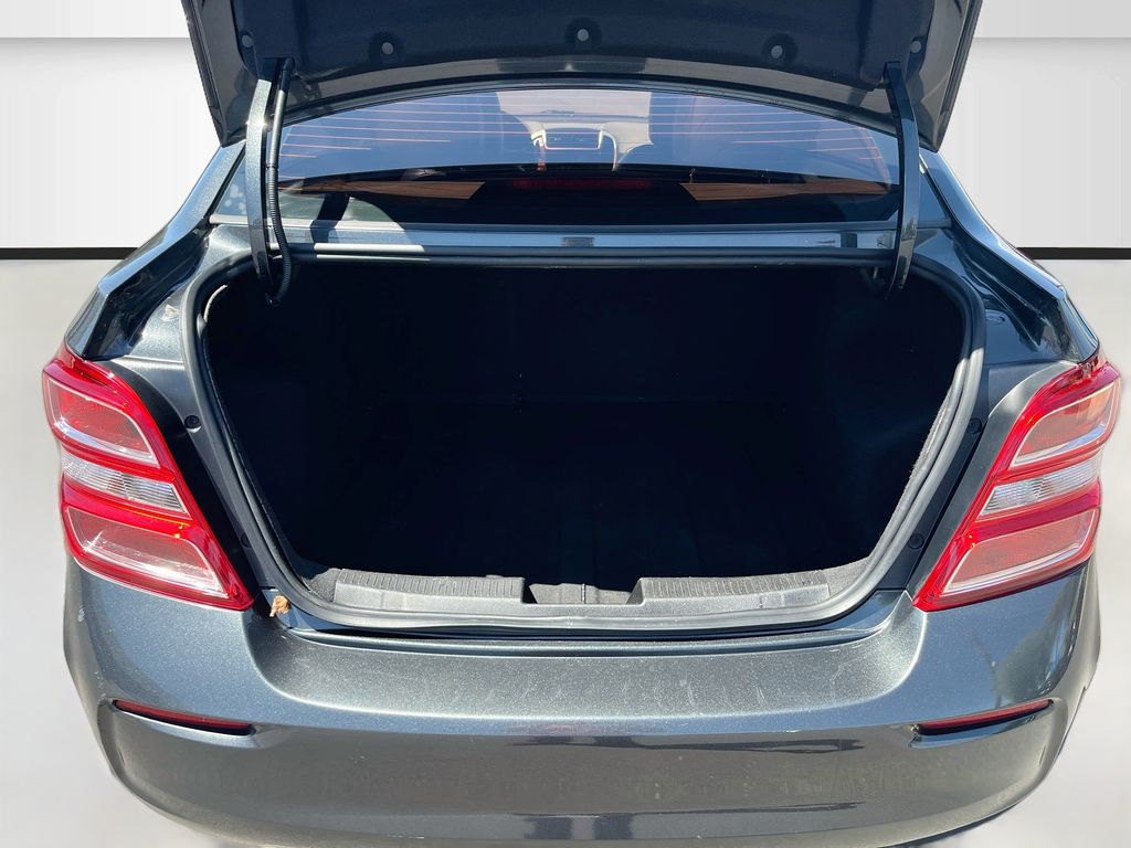 Used 2020 Gray Chevrolet Premier image 23