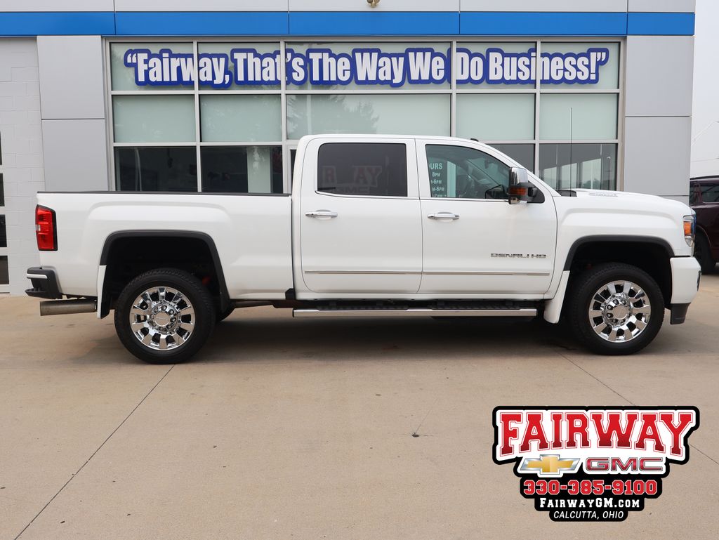 White (Iridescent Pearl Tricoat) 2020 Chevrolet Silverado 2500HD Pickup Truck Four-Wheel Drive 6-Speed Automatic