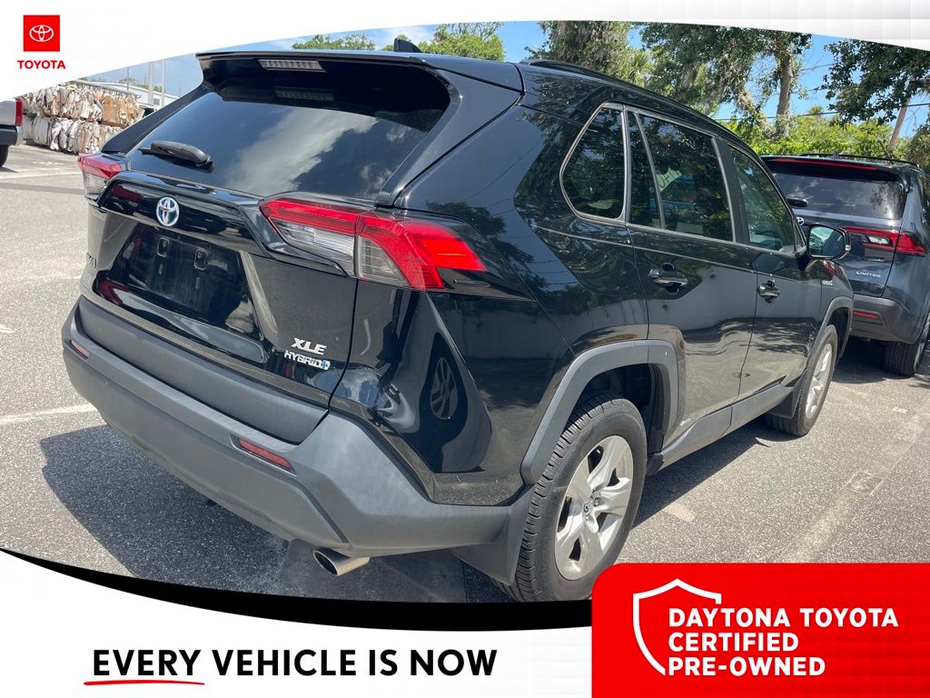 2021 Toyota RAV4 XLE - Photo 10