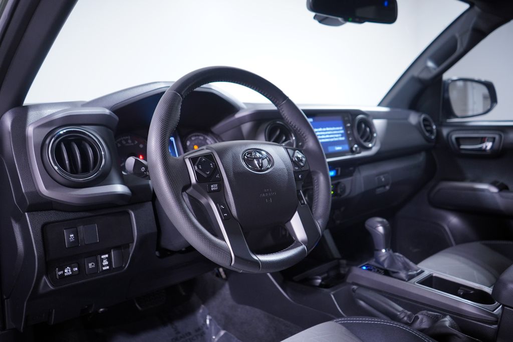 Thumbnail: 2021 Toyota Tacoma - 7