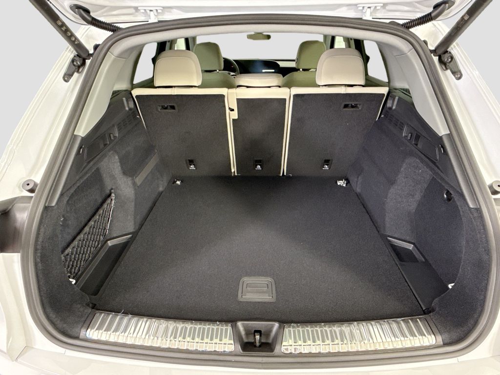 Thumbnail: 2025 Audi Q5 - 28