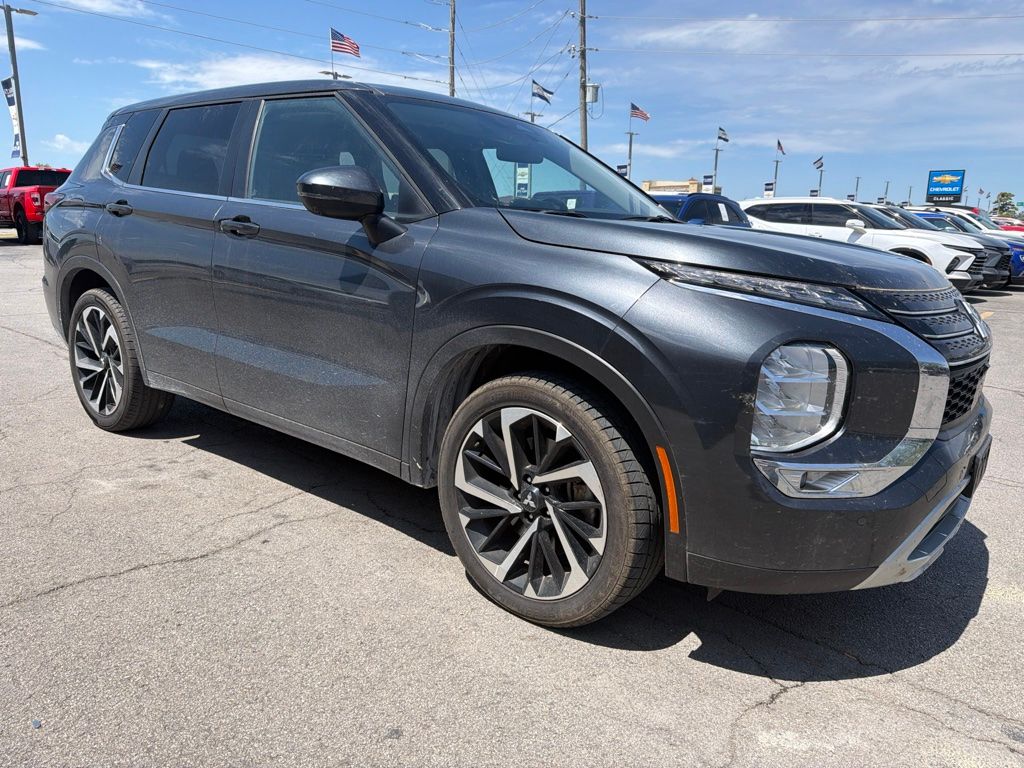 Black Pearl 2024 Mitsubishi Outlander SUV / Crossover Front-Wheel Drive Continuously Variable Transmission