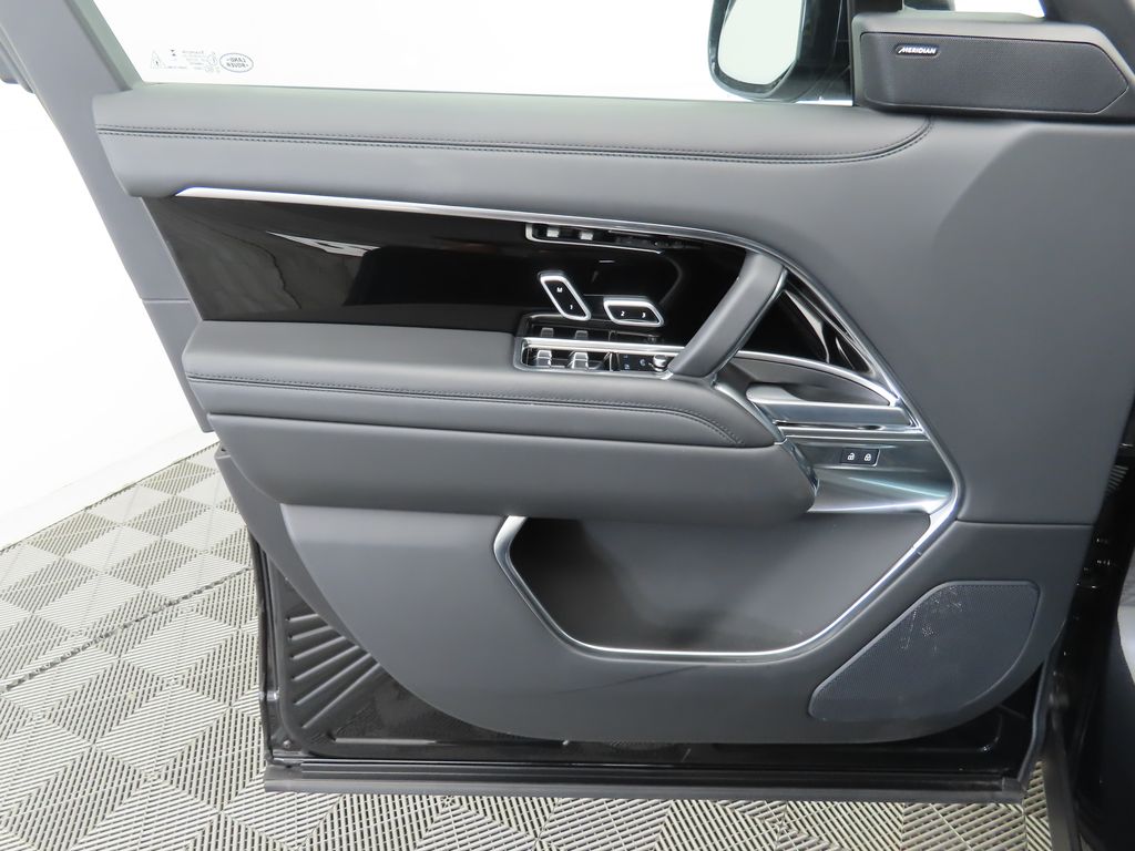 Thumbnail: 2025 Land Rover Range Rover - 24