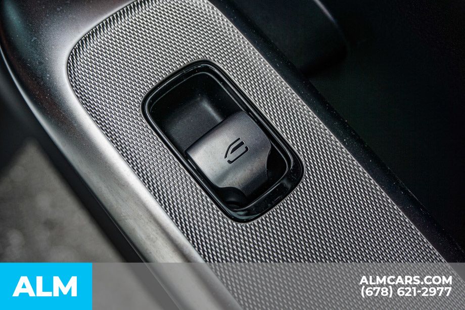 Used 2025 White Mercedes-Benz GLC 350e image 59