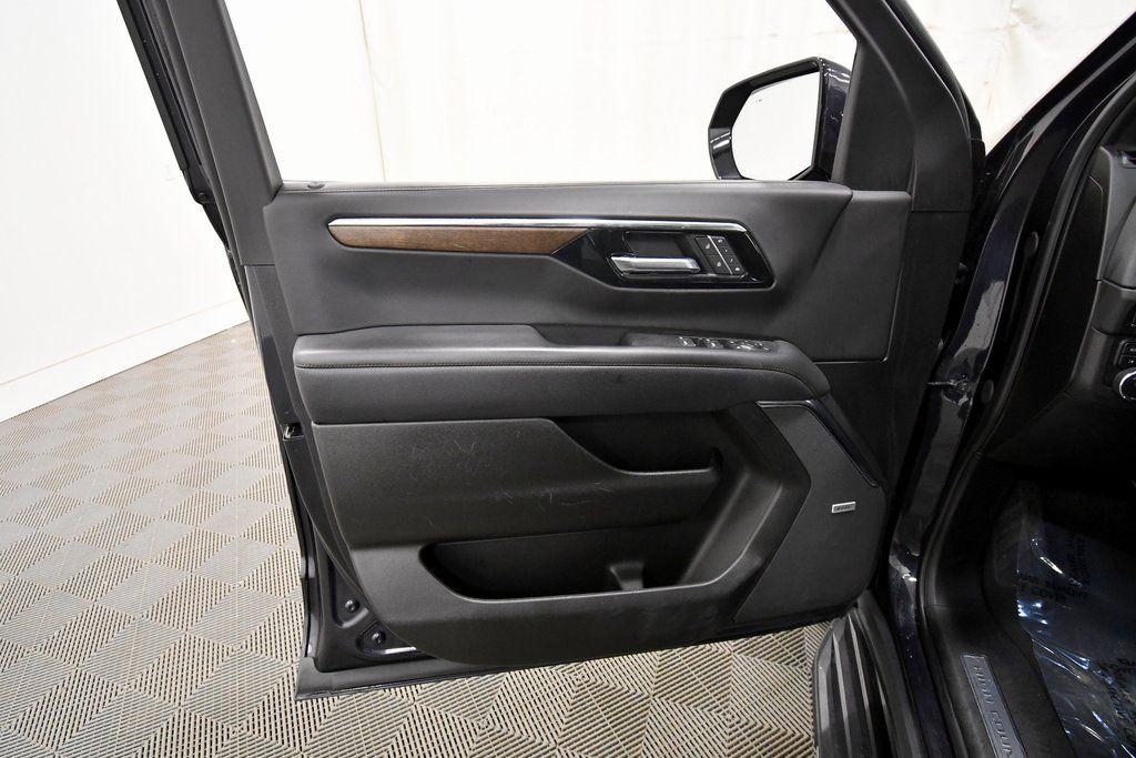 Used 2025 Chevrolet Suburban SUV