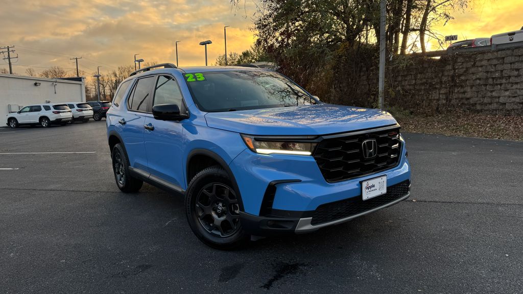 2023 Honda Pilot TrailSport photo 2