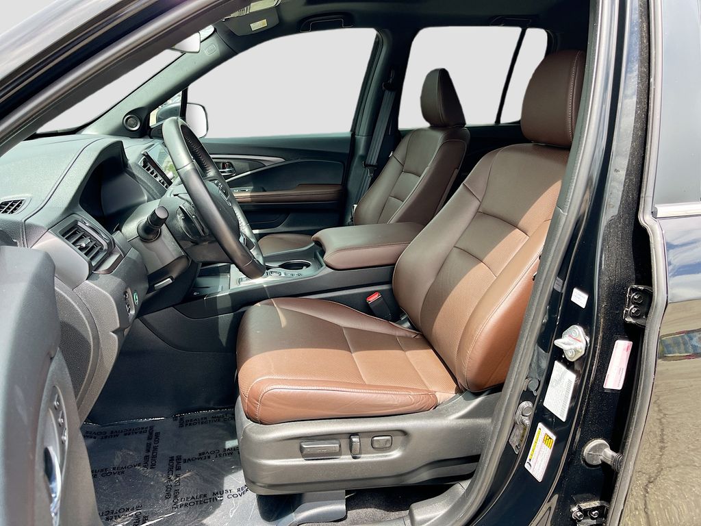 2024 Honda Ridgeline RTL Black at North Houston Mitsubishi