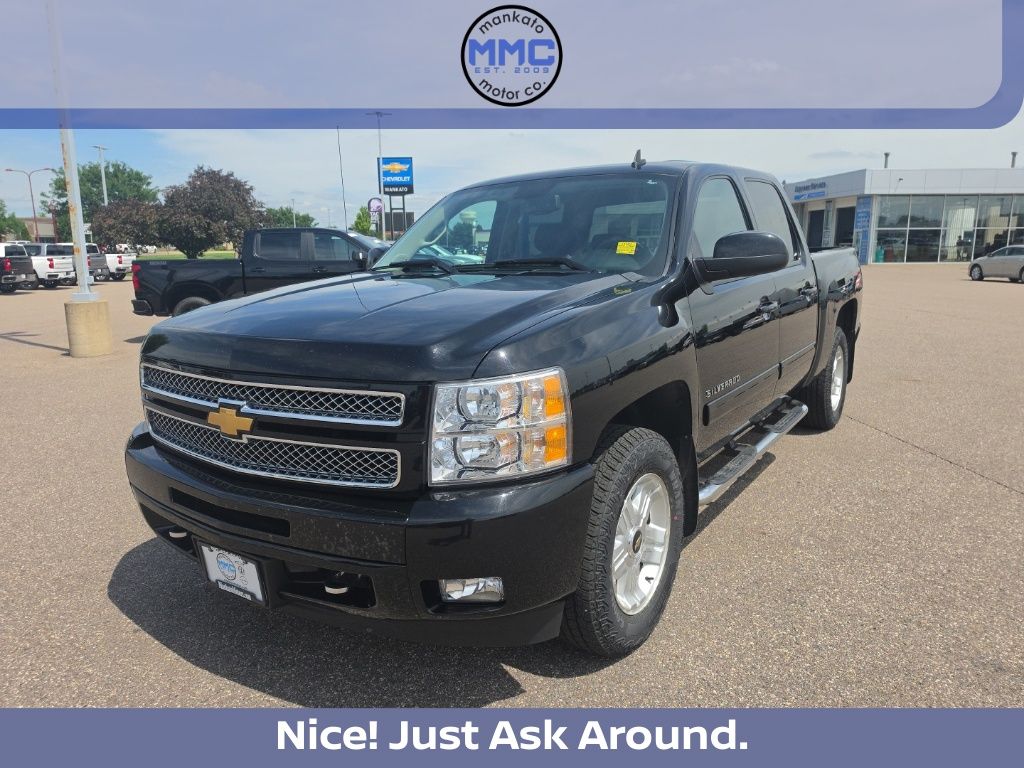Black 2013 Chevrolet Silverado 1500 Pickup Truck Four-Wheel Drive 6-Speed Automatic Overdrive