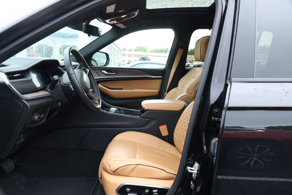 2021 Jeep Grand Cherokee L Summit 12