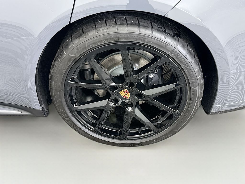 Thumbnail: 2026 Porsche Panamera - 32