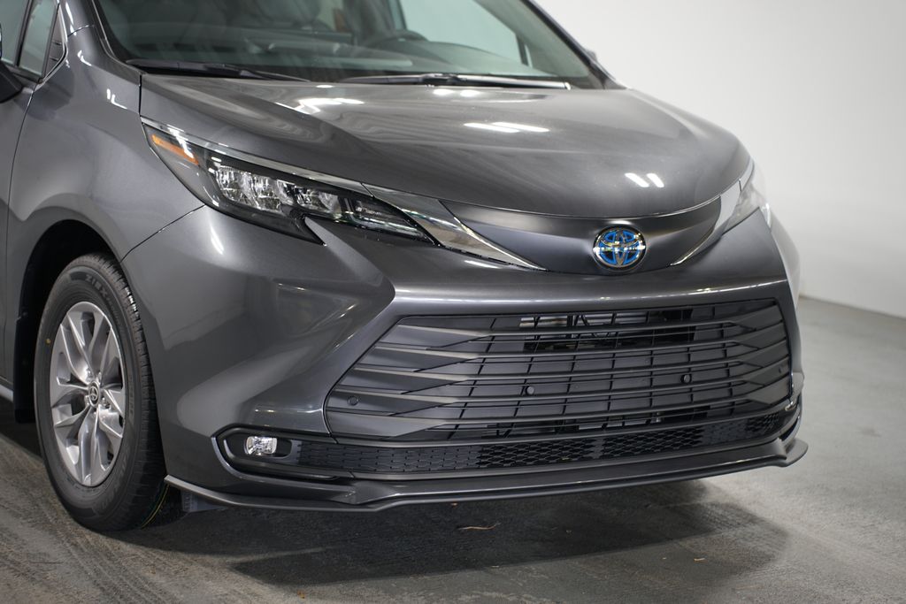 2025 Toyota Sienna XLE 4