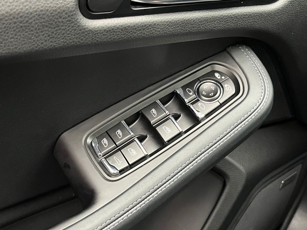 Thumbnail: 2021 Porsche Macan - 24