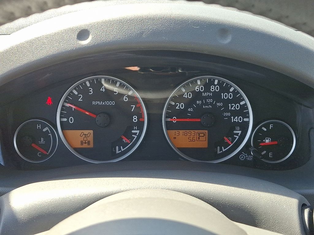 2014 Nissan Frontier SL 21