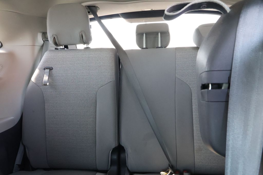 Thumbnail: 2024 Toyota Sienna - 31