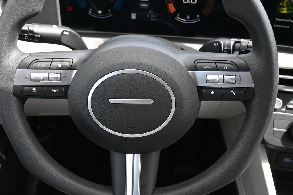 2025 Hyundai Tucson SE - Photo 14