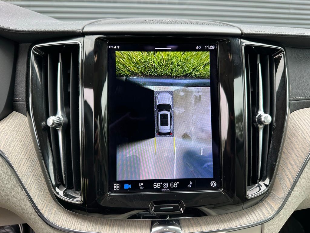 Thumbnail: 2023 Volvo XC60 - 30