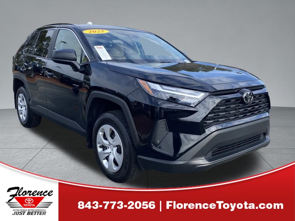 2025 Toyota RAV4 LE FWD