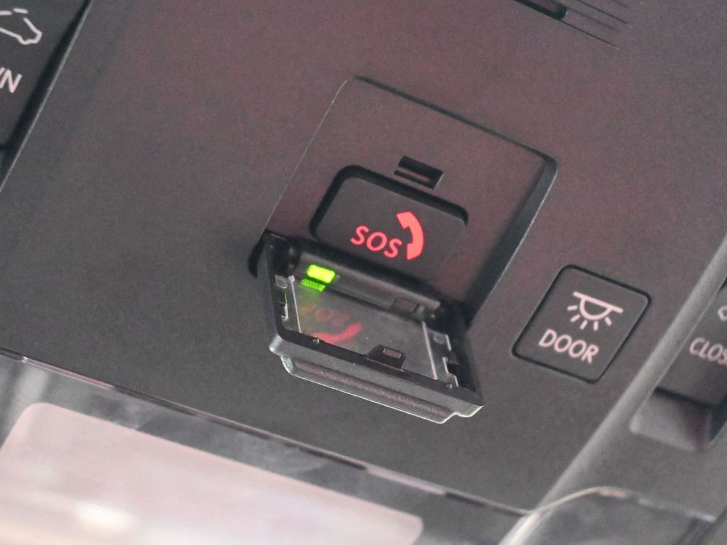 Used 2024 White Lexus 300 image 23