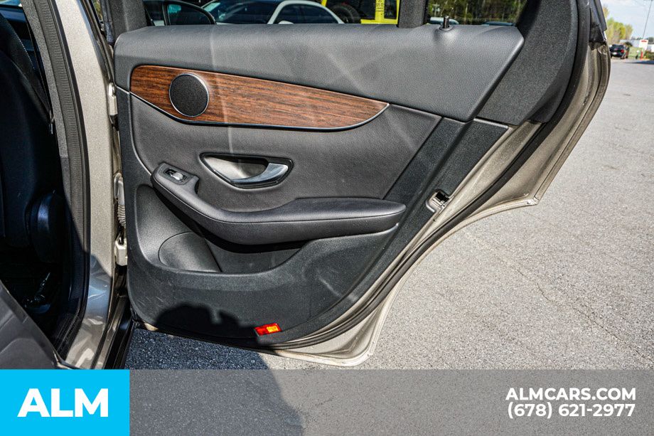 Used 2022 Silver Mercedes-Benz GLC 300 image 58