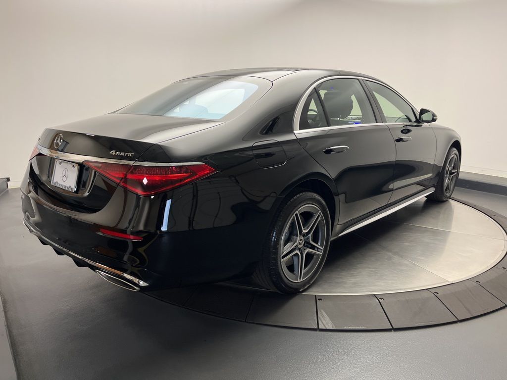 Thumbnail: 2026 Mercedes-Benz S-Class - 7