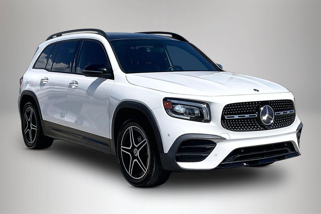 White 2023 Mercedes-Benz GLB 250 FWD SUV / Crossover Front-Wheel Drive 8-Speed Dual Clutch