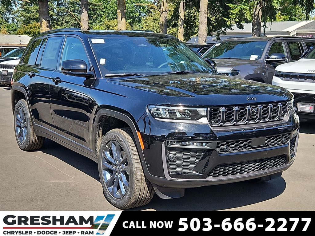 Diamond Black Crystal Pearlcoat 2026 Jeep Grand Cherokee SUV / Crossover 8-Speed Automatic