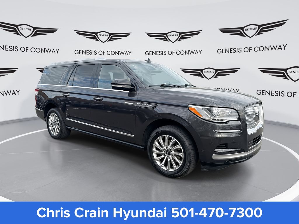 Gray Metallic 2024 Lincoln Navigator SUV / Crossover Four-Wheel Drive Automatic