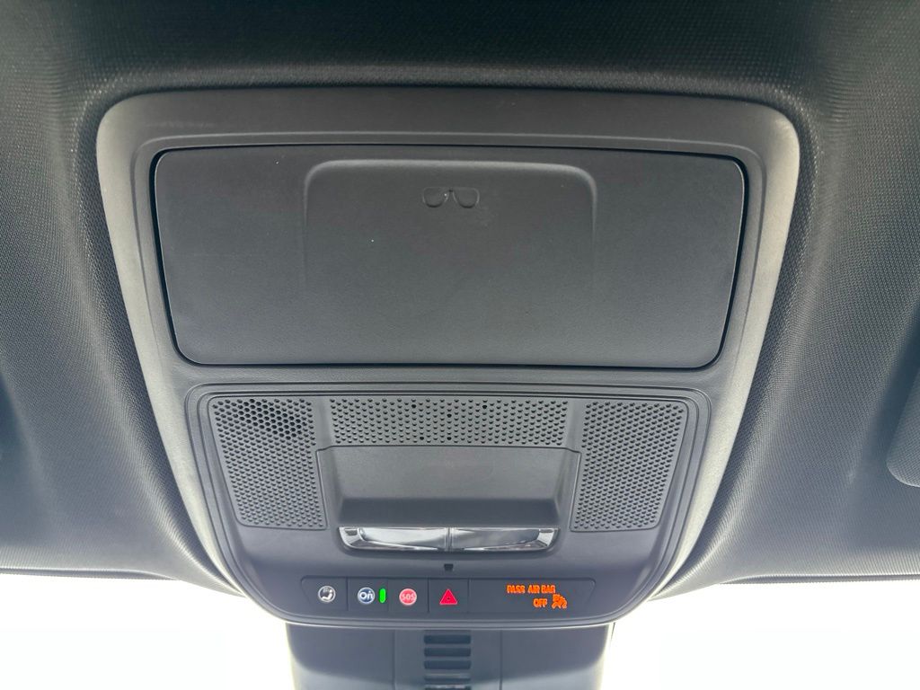 Used 2024 Chevrolet Traverse SUV
